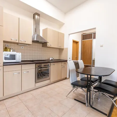 Gellerico Wesselenyi Street *