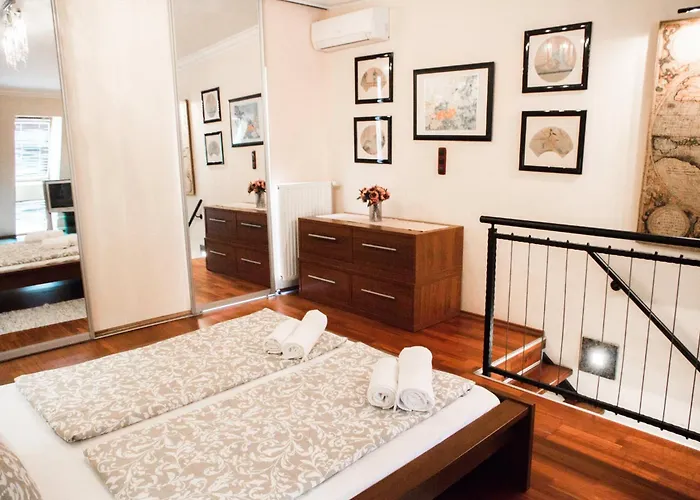 Gellerico Wesselenyi Street *