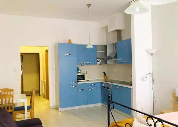 Gellerico Wesselenyi Street * Budapest