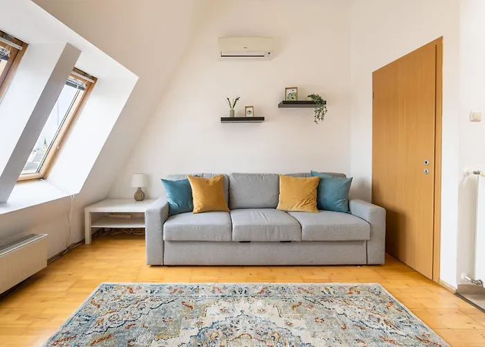 Gellerico Wesselenyi Street * Budapest