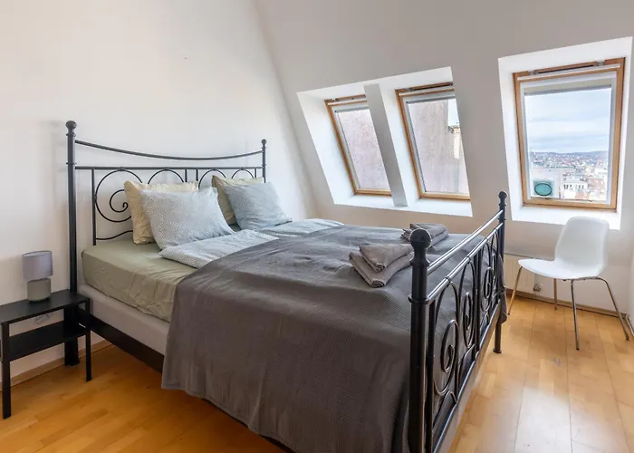 Gellerico Wesselenyi Street *