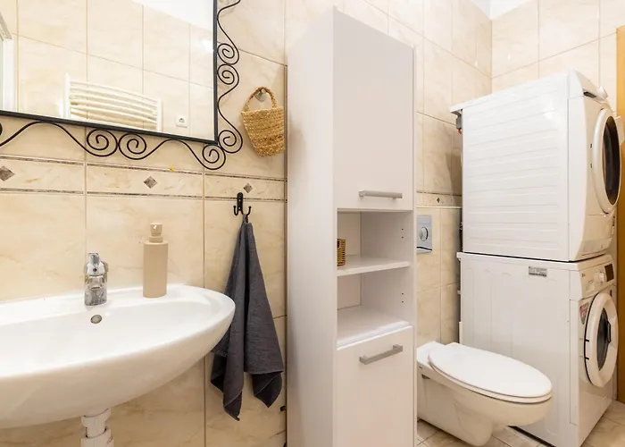 Gellerico Wesselenyi Street * Budapest