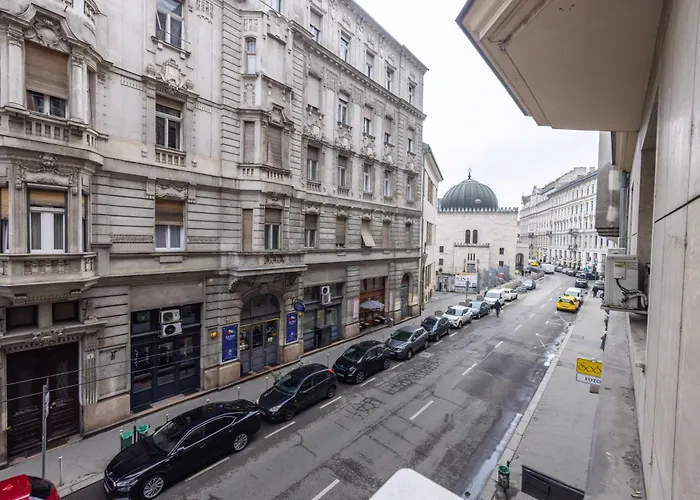 Gellerico Wesselenyi Street Budapest