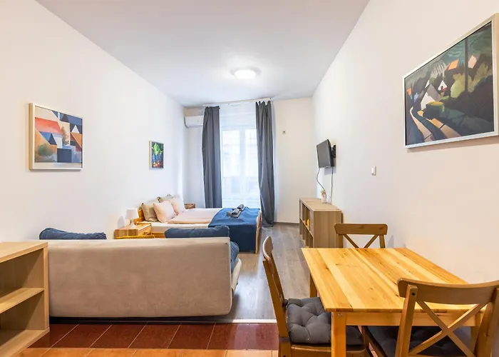 Gellerico Wesselenyi Street Budapest