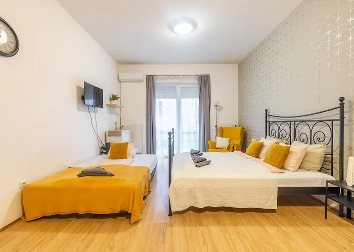 Gellerico Wesselenyi Street Budapest