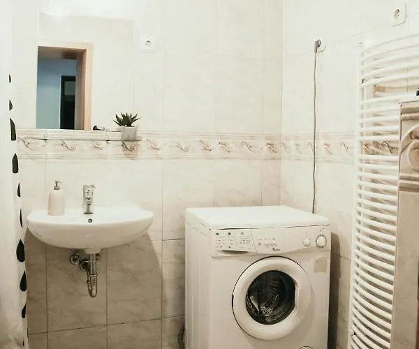 Gellerico Wesselenyi Street * Budapest